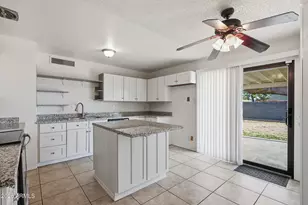 3449 W Mauna Loa Ln, Phoenix, AZ 85053 - Photo 17