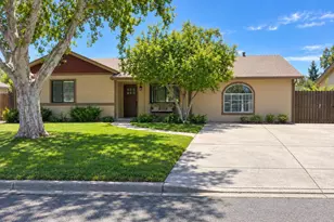 3924 W Las Palmaritas Dr, Phoenix, AZ 85051 - Photo 3