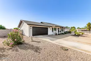 18230 N Organ Pipe Dr, Sun City, AZ 85373 - Photo 3
