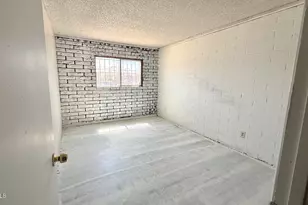 1802 W Darrel Rd, Phoenix, AZ 85041 - Photo 15