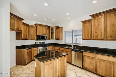 13759 W Monterey Way, Avondale, AZ 85392 - Photo 11