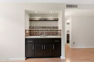 232 E Ellis Dr, Tempe, AZ 85282 - Photo 29