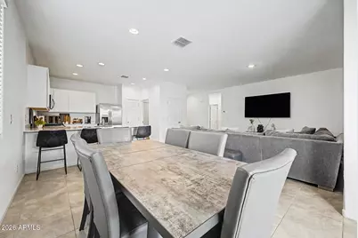 15587 W Kendall Street, Goodyear, AZ 85338 - Photo 11