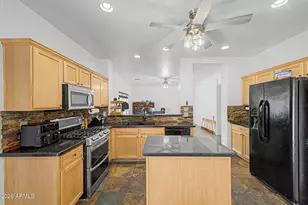 13784 W Country Gables Dr, Surprise, AZ 85379 - Photo 19
