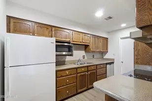 2436 W Dahlia Dr, Phoenix, AZ 85029 - Photo 9