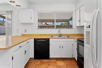841 E Paradise Lane, Phoenix, AZ 85022 - Photo 15