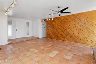 841 E Paradise Ln, Phoenix, AZ 85022 - Photo 9