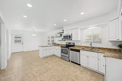 539 N 111th Place, Mesa, AZ 85207 - Photo 9