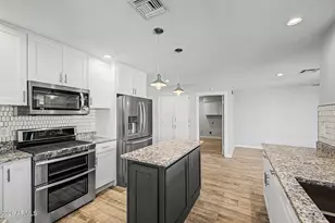 4716 W Royal Palm Rd, Glendale, AZ 85302 - Photo 11
