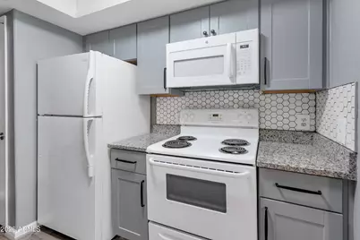 1333 E Morten Avenue #214, Phoenix, AZ 85020 - Photo 9