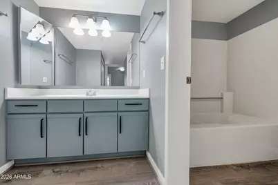 1333 E Morten Avenue #214, Phoenix, AZ 85020 - Photo 3