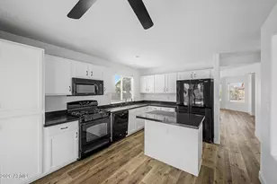 835 W Cooley Dr, Gilbert, AZ 85233 - Photo 9