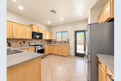 17961 W Lawrence Lane, Waddell, AZ 85355 - Photo 5