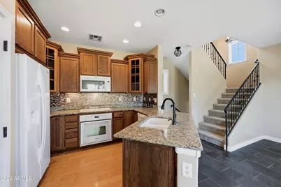 5612 S 21st Place, Phoenix, AZ 85040 - Photo 17