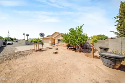 7612 N 81st Lane, Glendale, AZ 85303 - Photo 3