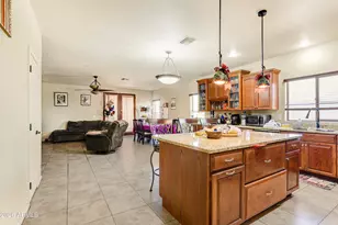 7612 N 81st Ln, Glendale, AZ 85303 - Photo 9