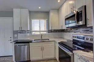 1057 E Butler Dr, Phoenix, AZ 85020 - Photo 5