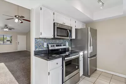 3301 E Earll Drive #223, Phoenix, AZ 85018 - Photo 9