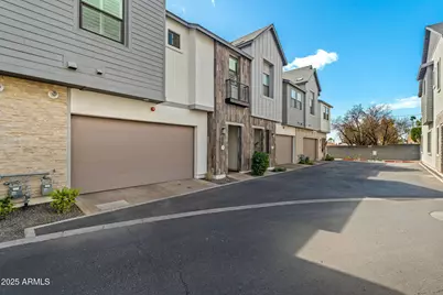 3200 N 39th Street #4, Phoenix, AZ 85018 - Photo 3