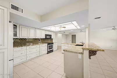 9507 W Country Club Drive, Sun City, AZ 85373 - Photo 27