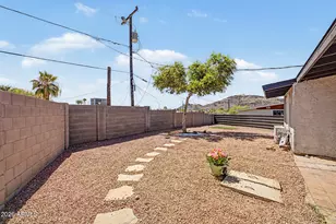 1535 E Christy Dr, Phoenix, AZ 85020 - Photo 17