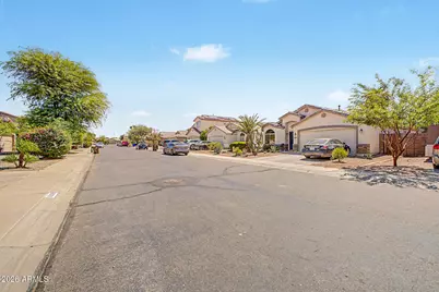 45592 W Rainbow Drive, Maricopa, AZ 85139 - Photo 35