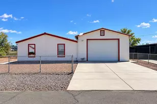 1048 Holly St, Bullhead City, AZ 86442 - Photo 1