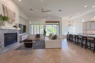 3818 E Crest Ln, Phoenix, AZ 85050 - Photo 9