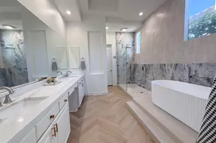 3818 E Crest Ln, Phoenix, AZ 85050 - Photo 15