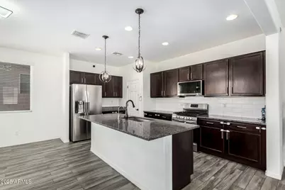 2249 W Betty Elyse Lane, Phoenix, AZ 85023 - Photo 9