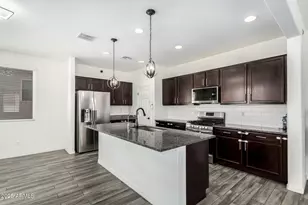 2249 W Betty Elyse Ln, Phoenix, AZ 85023 - Photo 9