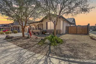 18519 W Onyx Ct, Waddell, AZ 85355 - Photo 15