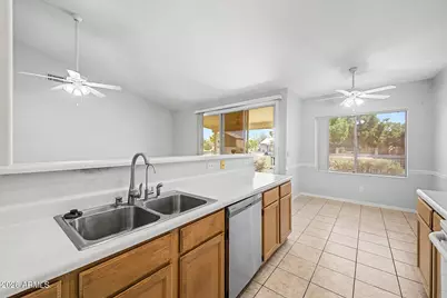 405 W Primoroso Drive, Gilbert, AZ 85233 - Photo 9