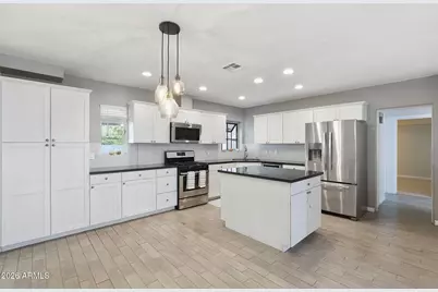 4208 E Wilshire Drive, Phoenix, AZ 85008 - Photo 5