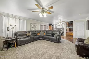 15780 N 78th Ln, Peoria, AZ 85382 - Photo 11