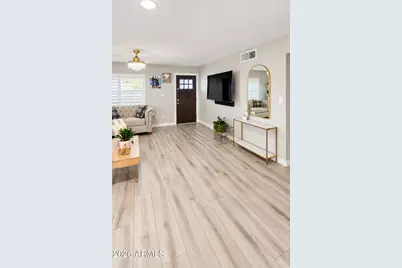 8151 W Turney Avenue, Phoenix, AZ 85033 - Photo 5
