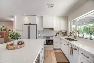 4011 E Hancock Dr, Phoenix, AZ 85028 - Photo 1