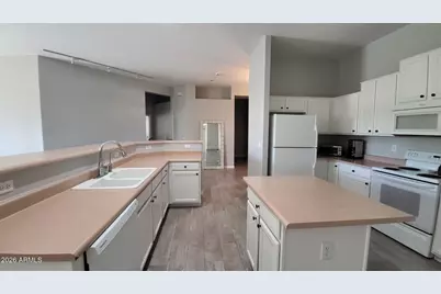 453 W Larona Lane, Tempe, AZ 85284 - Photo 7