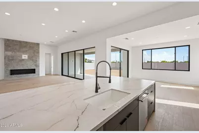 2451 E Aquarius Place, Chandler, AZ 85249 - Photo 33