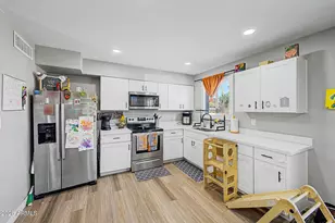 3844 W Caribbean Ln, Phoenix, AZ 85053 - Photo 9