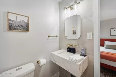 3802 E Piccadilly Road, Phoenix, AZ 85018 - Photo 11