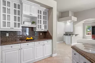 12245 S Running Bear Ct, Phoenix, AZ 85044 - Photo 11