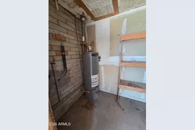 2211 W Hartford Avenue, Phoenix, AZ 85023 - Photo 11