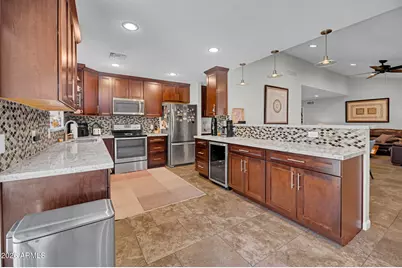1110 E Orangewood Avenue, Phoenix, AZ 85020 - Photo 9