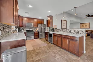 1110 E Orangewood Ave, Phoenix, AZ 85020 - Photo 9