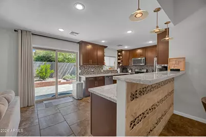 1110 E Orangewood Avenue, Phoenix, AZ 85020 - Photo 11