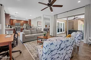 1110 E Orangewood Ave, Phoenix, AZ 85020 - Photo 1