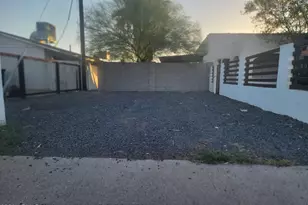 2102 N 26th Pl, Phoenix, AZ 85008 - Photo 9