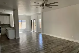 2557 W Brilliant Sky Dr, Phoenix, AZ 85085 - Photo 5