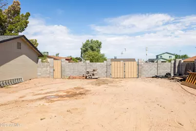 8607 W Earll Drive, Phoenix, AZ 85037 - Photo 29
